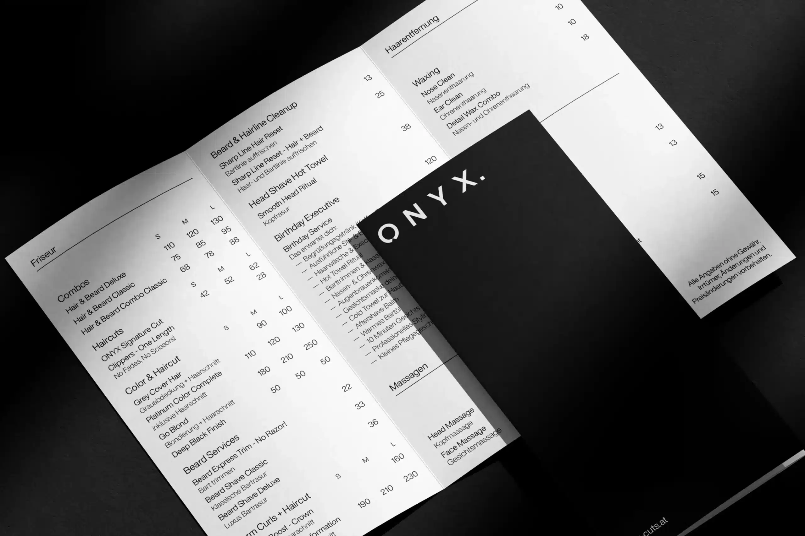 ONYX Broschüre 6 Seiten schwarz weiß hochwertiges Print Design