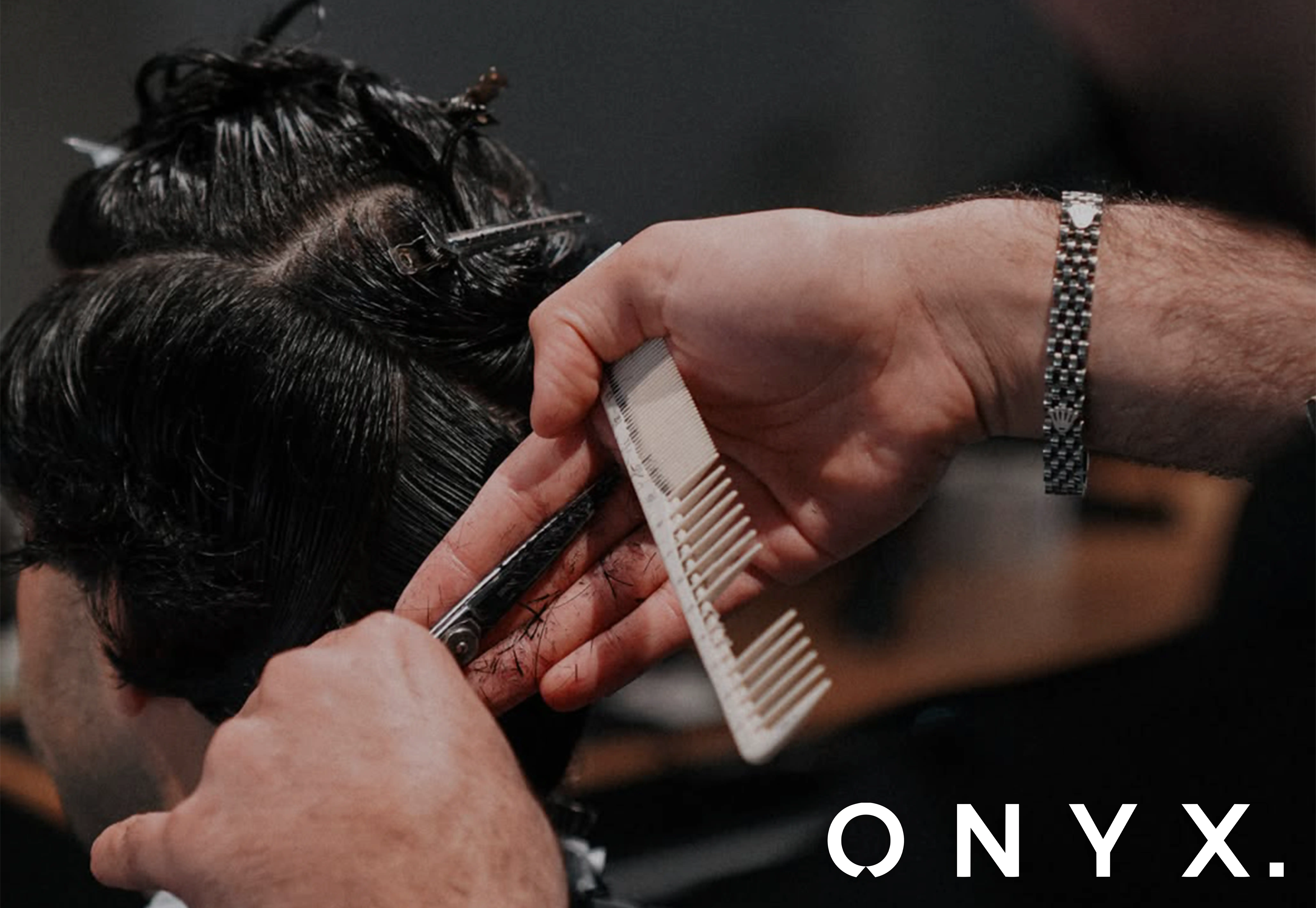 IA-Studio – Branding, Logo Design & Webdesign in Wien Detailaufnahme eines Haarschnitts im Barbersho